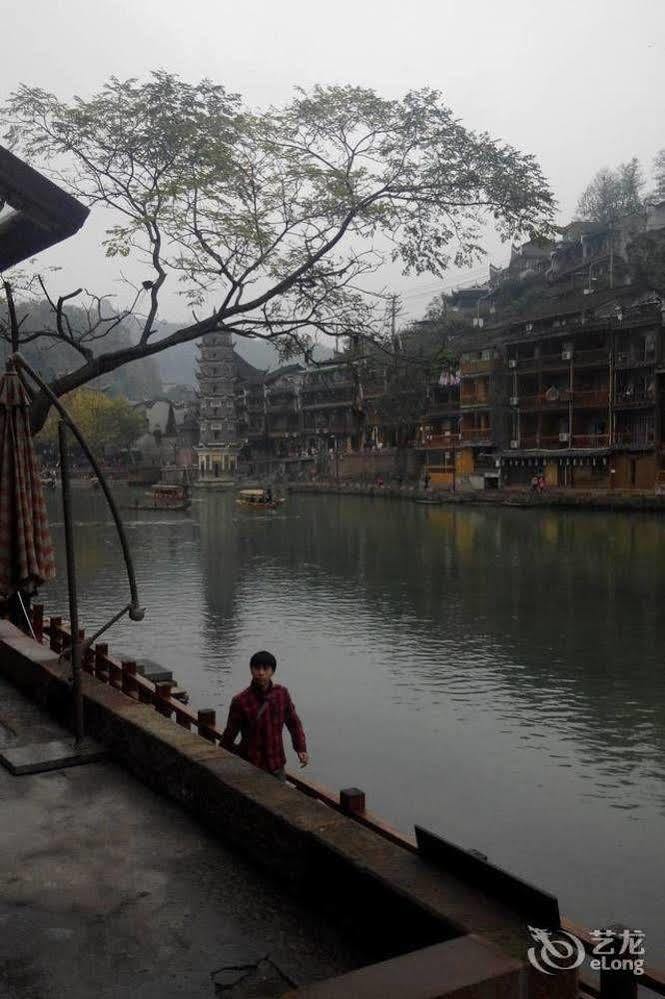 Fenghuang Waitin For You Inn Exterior photo