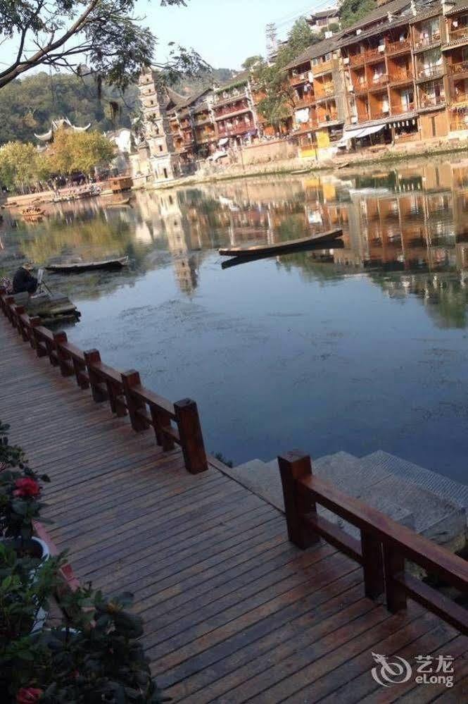 Fenghuang Waitin For You Inn Exterior photo