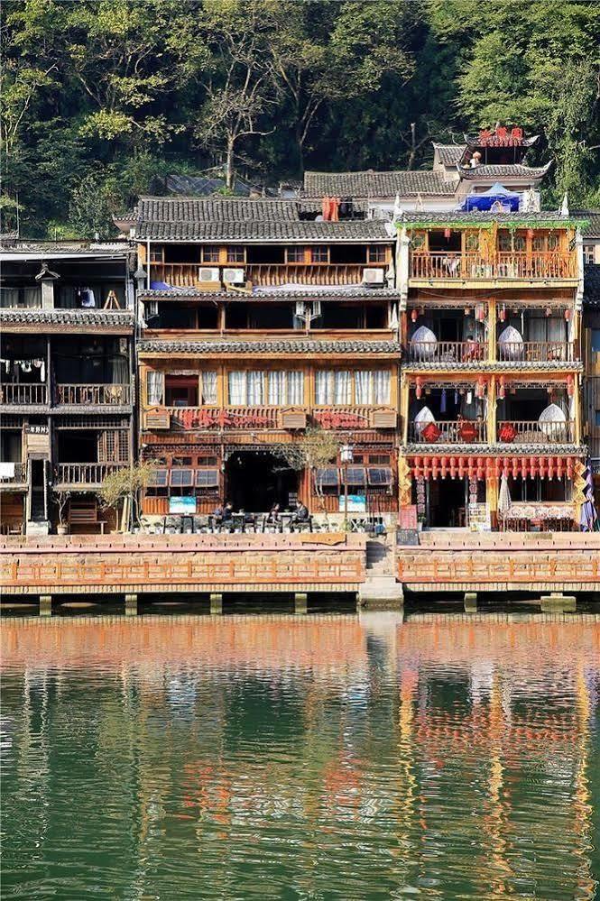 Fenghuang Waitin For You Inn Exterior photo